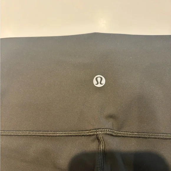 Lululemon Cropped Leggings. Dark Olive - Picture 4 of 5